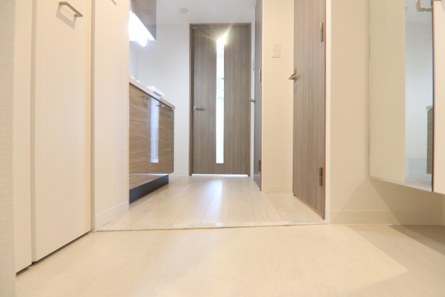 玄関　※別室の参考写真の為、現況優先です。