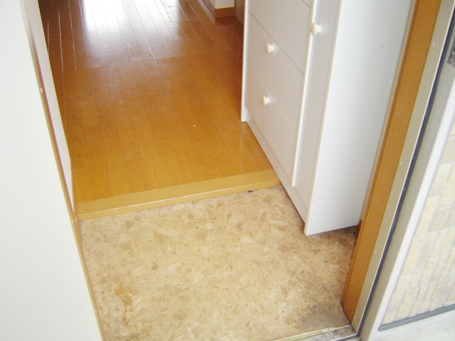 玄関　同物件別号室