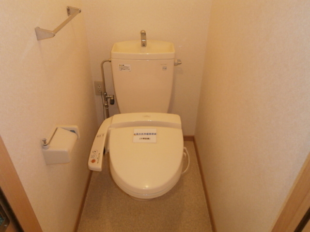 トイレ　温水洗浄便座