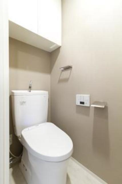 トイレ　※写真は同タイプ住戸です。