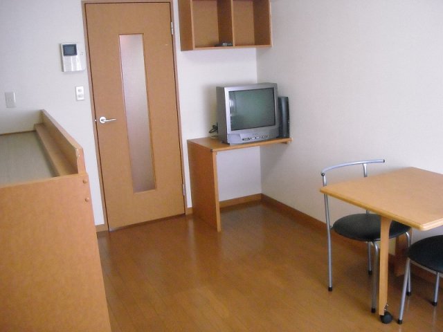 居室・リビング　1F写真です。2Fは絨毯となります。