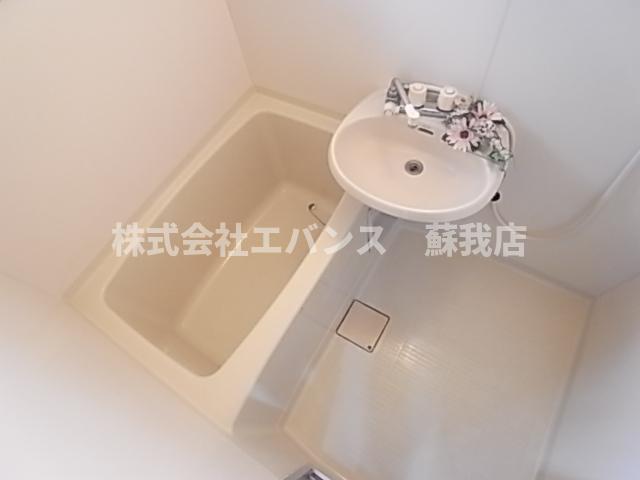 バス・シャワールーム　日々の疲れを癒すお風呂付です