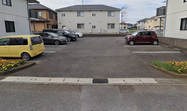 駐車場　車をお持ちの方に嬉しい駐車場付きの物件です