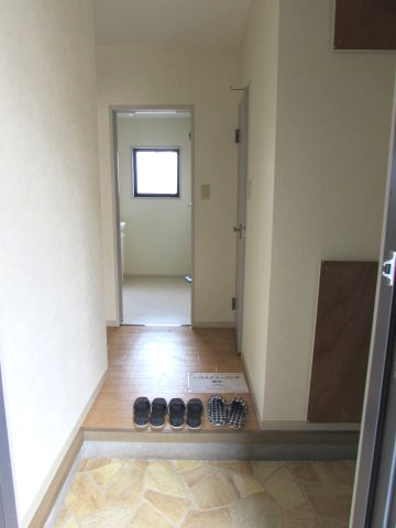 玄関　玄関です　※写真は201