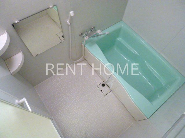 バス・シャワールーム　大きな浴槽のお風呂です。（浴室乾燥機付）