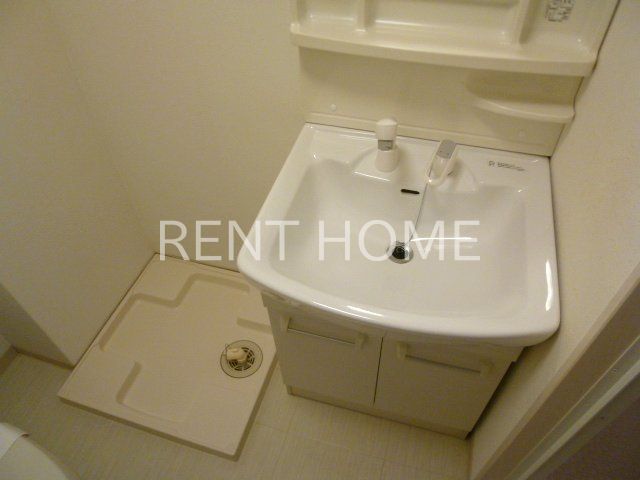 洗面設備　シャンプードレッサーの独立洗面台です。