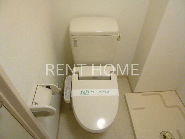 トイレ　温水洗浄便座付のトイレです。