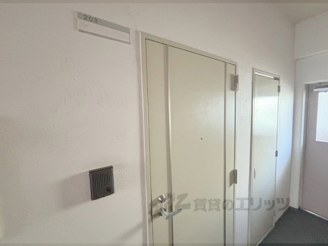 玄関　インターホン