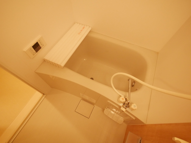 バス・シャワールーム　★深さのあるバスタブです★