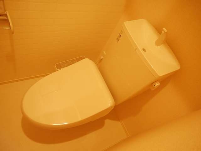 トイレ　★温水洗浄便座付きです★