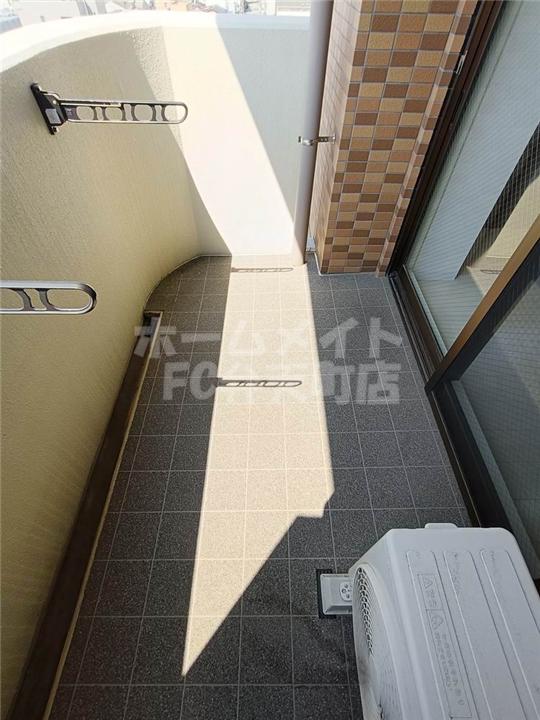 バルコニー　陽当たり良好なバルコニーです