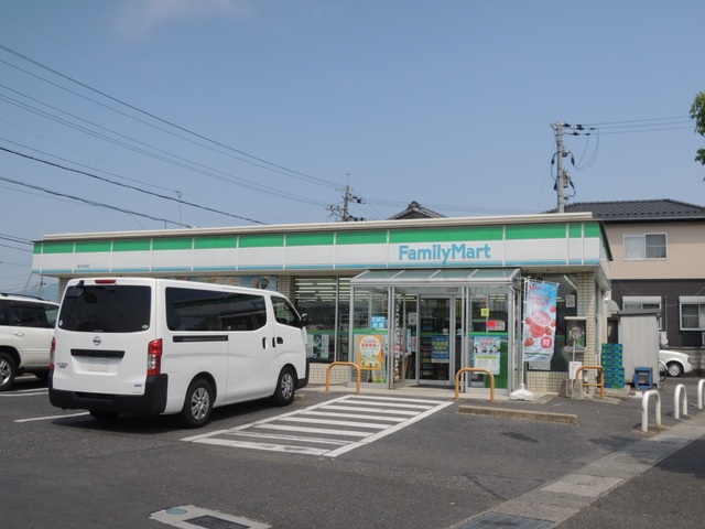 コンビニ　ファミリーマート妙法寺店（コンビニ）まで1060m