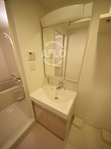 洗面設備　ノーブルコート堺筋本町　独立洗面台