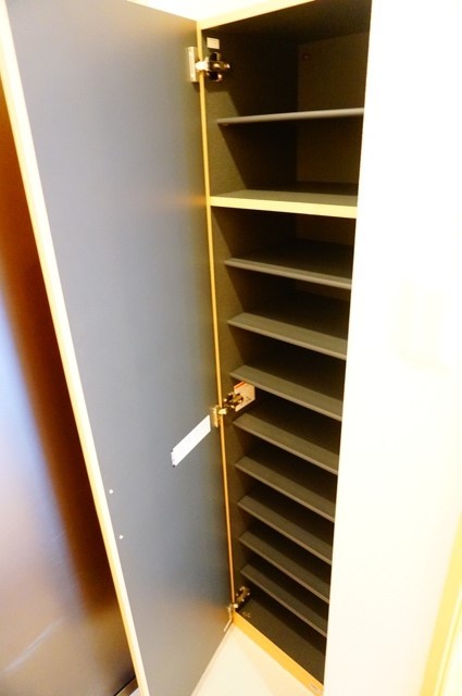 玄関　下駄箱は大容量です★