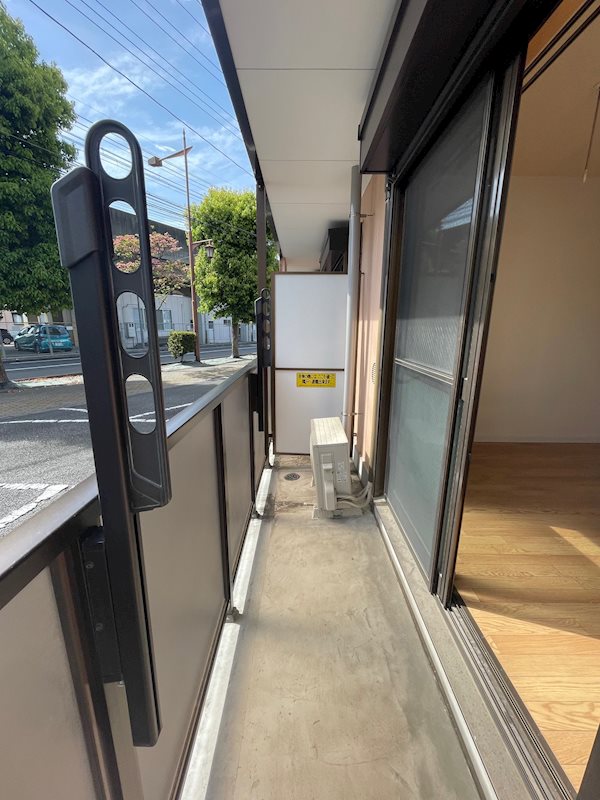 バルコニー　シャッターあり！