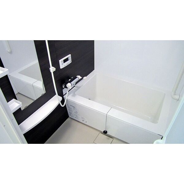 バス・シャワールーム　落ち着いた空間のお風呂です