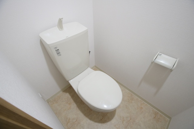 トイレ　※別室の参考写真の為、現況優先です。