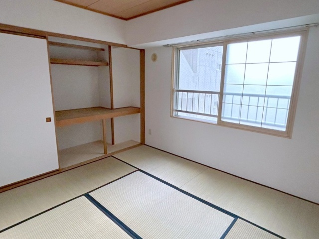 収納　※写真は別号室です。