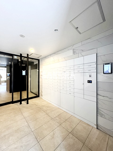 その他共有部分　外出の多い方でも安心の宅配ボックス付き♪