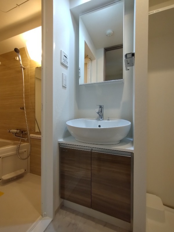 洗面設備　身支度に欠かせない独立洗面台♪