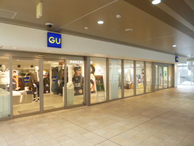 ショッピングセンター　ジーユーウィングキッチン京急蒲田店（ショッピングセンター）まで321m