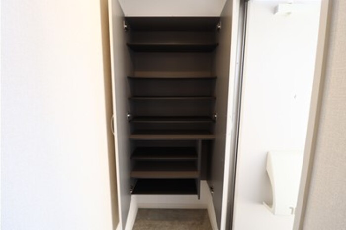 玄関　シューズボックスです