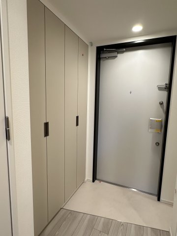 玄関　※参考写真