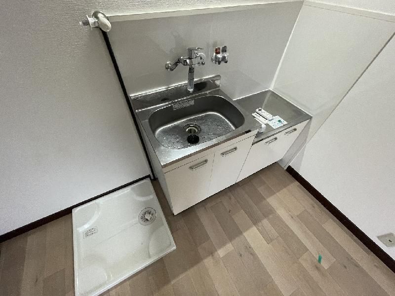 キッチン　内装は別部屋の参考写真です。