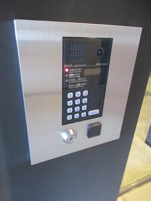 セキュリティ　不審者やセールスなどの侵入を防げるオートロック付！