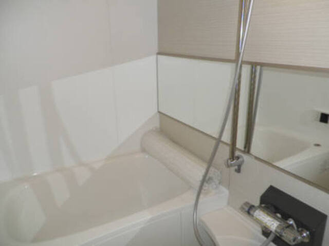 バス・シャワールーム　１０２　浴室