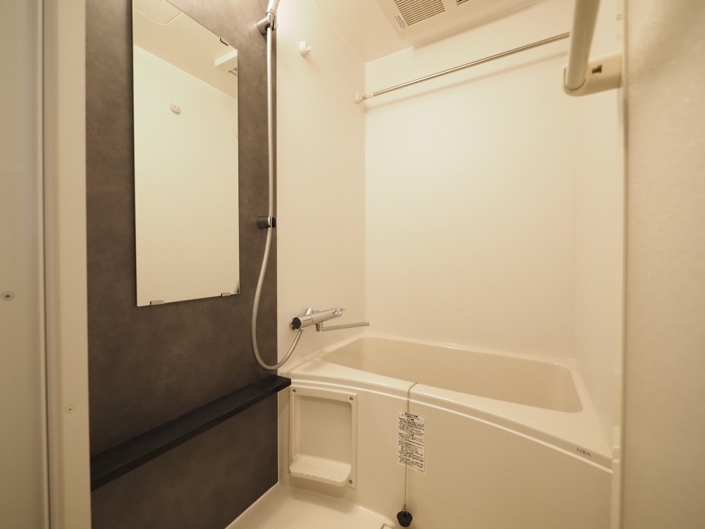 バス・シャワールーム　ゆったり過ごせるお風呂です