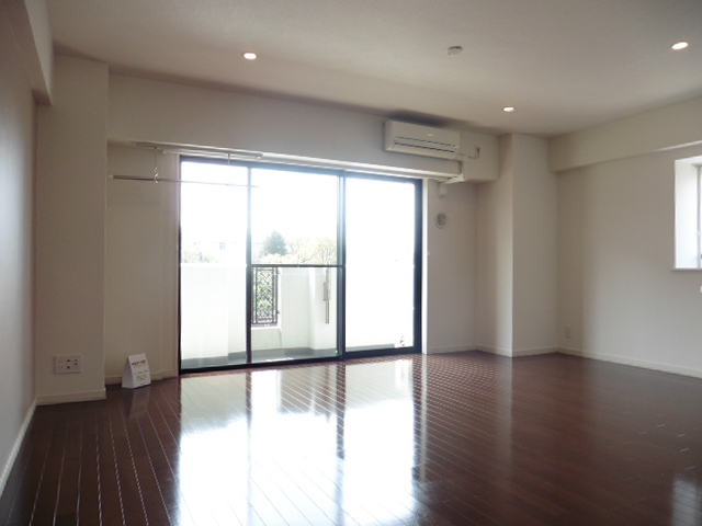 居室・リビング　内観