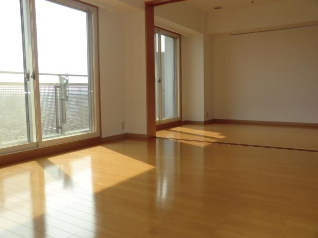 居室・リビング　床暖房付の冬でも暖かいお部屋