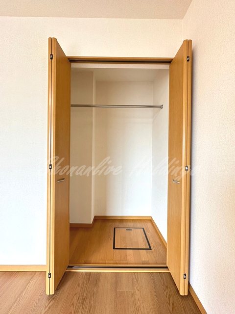 収納　ハンガーラック付きで楽々収納♪