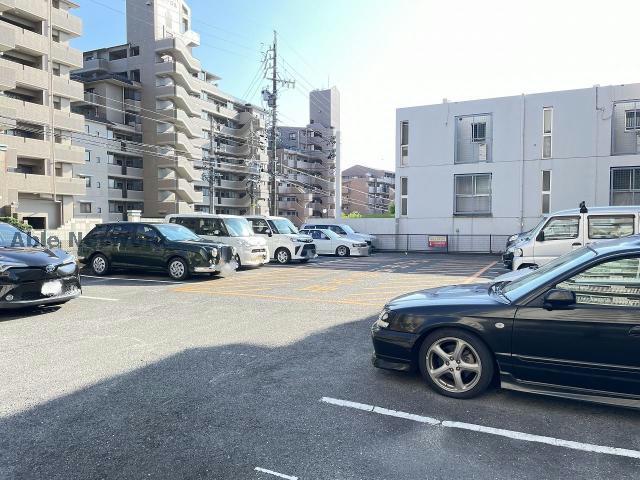 駐車場　駐車場