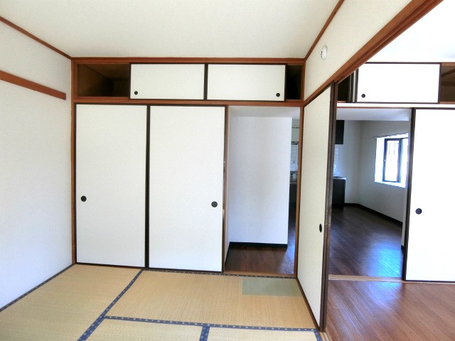 その他部屋・スペース　南向き和室6帖☆天袋付き押入れがあります！寝具をすっきり収納