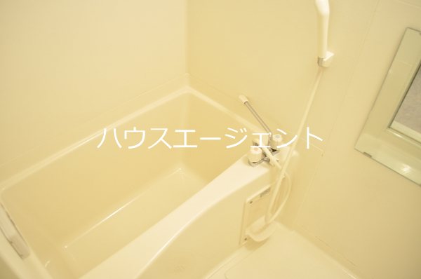 バス・シャワールーム　やっぱりバストイレ別！