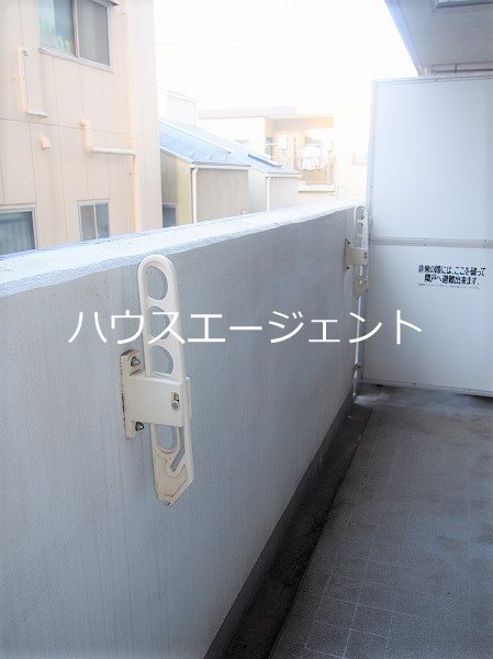 バルコニー　バルコニーは広くて日当たり良好！※参考画像