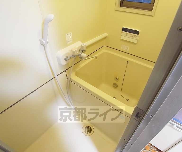 バス・シャワールーム　小さくても機能性は備わっています