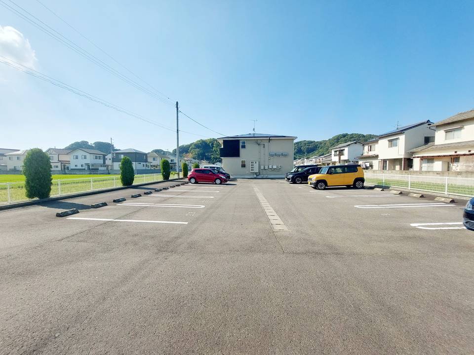 駐車場　駐車場