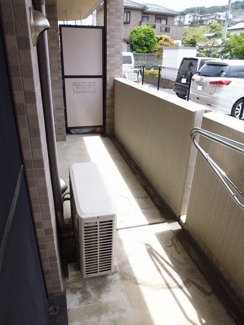 バルコニー　～大きな収納がいくつかあります～