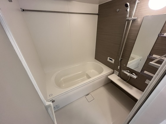 バス・シャワールーム　※別部屋の写真です