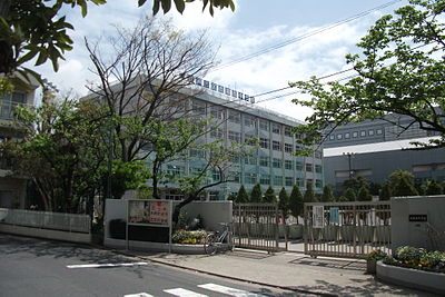 中学校　江戸川区立葛西中学校（中学校）まで594m