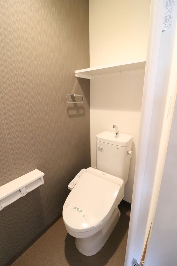 トイレ　※代表タイプの写真のため実際と異なる場合がございます