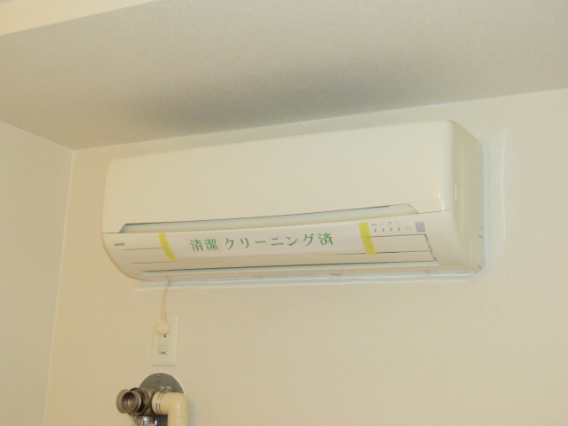 その他設備　夏もカラッと快適なエアコン付き♪