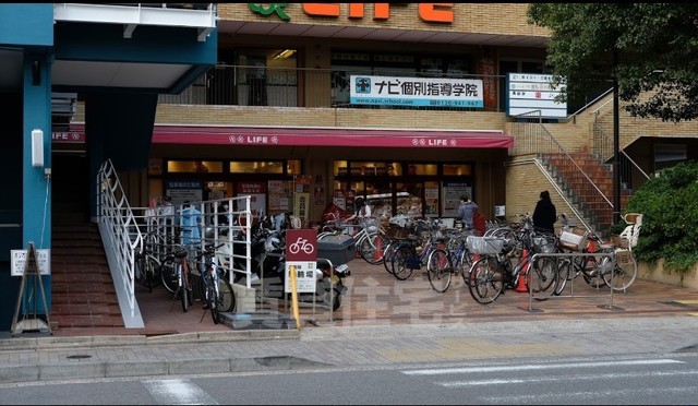 スーパー　ライフ　西陣店（スーパー）まで679m