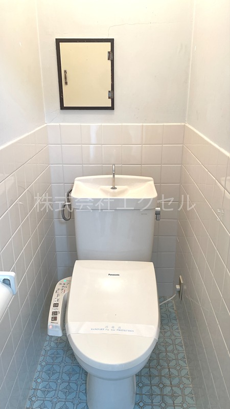 トイレ　温水洗浄便座付きで嬉しいですね☆