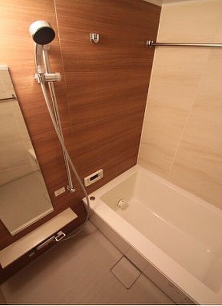 バス・シャワールーム　※別部屋参考写真