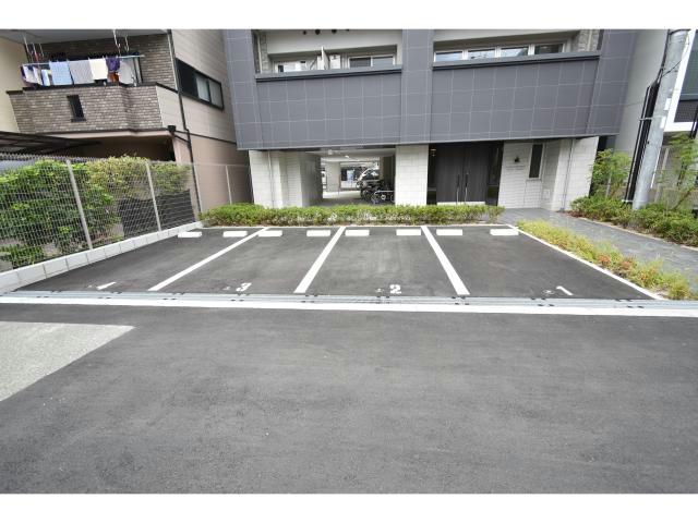 駐車場　駐車場