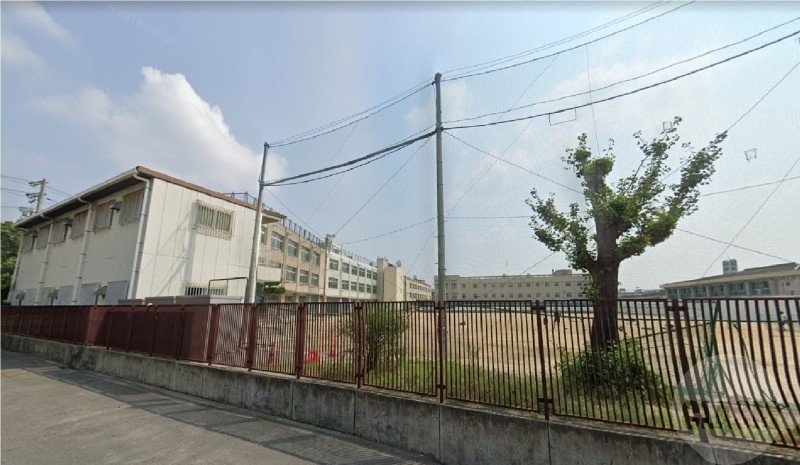 中学校　大阪市立東淀中学校（中学校）まで829m